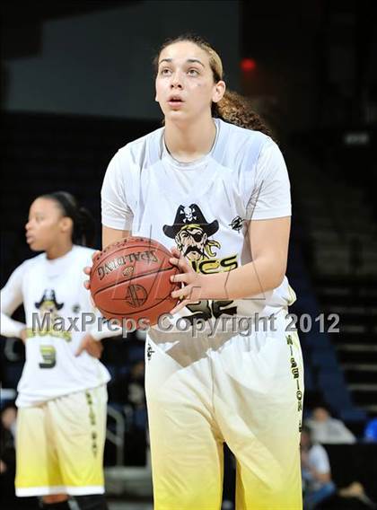 Thumbnail 3 in Mission Bay vs. Laguna Hills (CIF D3 SoCal Regional Final) photogallery.