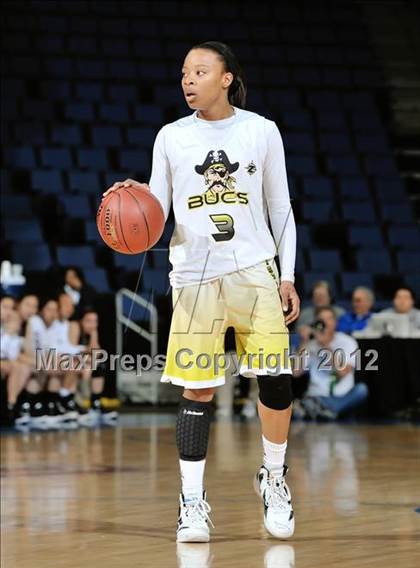 Thumbnail 3 in Mission Bay vs. Laguna Hills (CIF D3 SoCal Regional Final) photogallery.