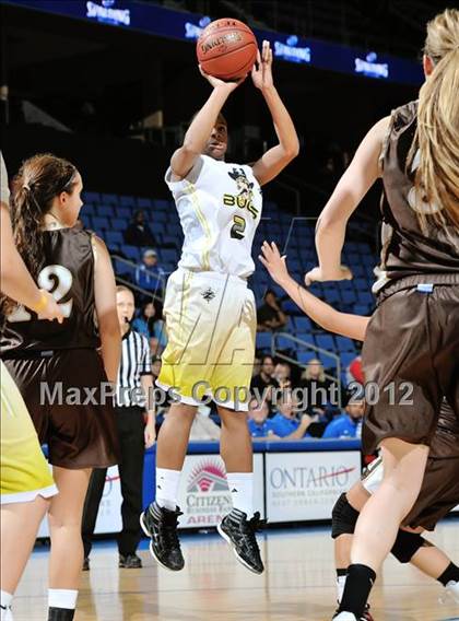 Thumbnail 2 in Mission Bay vs. Laguna Hills (CIF D3 SoCal Regional Final) photogallery.