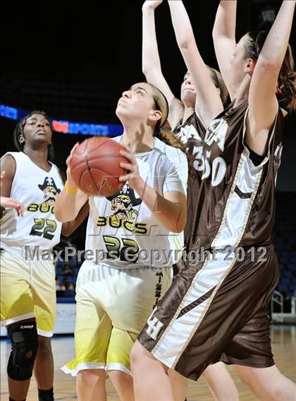 Thumbnail 3 in Mission Bay vs. Laguna Hills (CIF D3 SoCal Regional Final) photogallery.