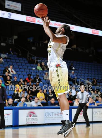 Thumbnail 2 in Mission Bay vs. Laguna Hills (CIF D3 SoCal Regional Final) photogallery.