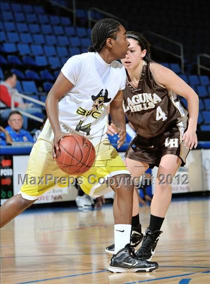 Thumbnail 2 in Mission Bay vs. Laguna Hills (CIF D3 SoCal Regional Final) photogallery.
