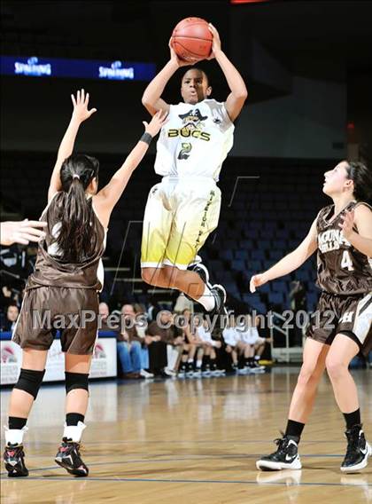 Thumbnail 1 in Mission Bay vs. Laguna Hills (CIF D3 SoCal Regional Final) photogallery.