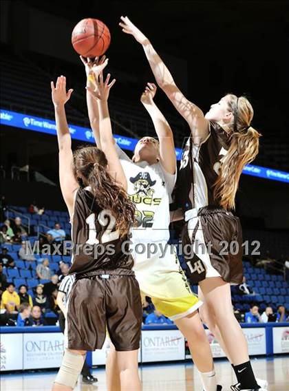 Thumbnail 2 in Mission Bay vs. Laguna Hills (CIF D3 SoCal Regional Final) photogallery.