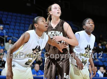 Thumbnail 1 in Mission Bay vs. Laguna Hills (CIF D3 SoCal Regional Final) photogallery.