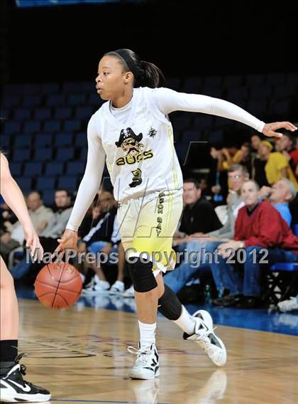 Thumbnail 1 in Mission Bay vs. Laguna Hills (CIF D3 SoCal Regional Final) photogallery.