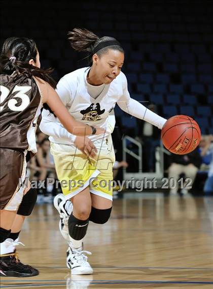 Thumbnail 2 in Mission Bay vs. Laguna Hills (CIF D3 SoCal Regional Final) photogallery.