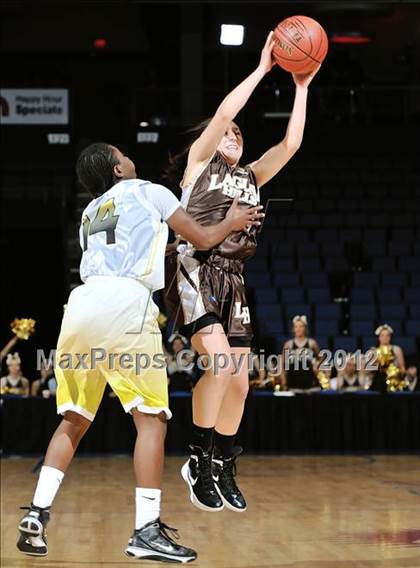 Thumbnail 3 in Mission Bay vs. Laguna Hills (CIF D3 SoCal Regional Final) photogallery.