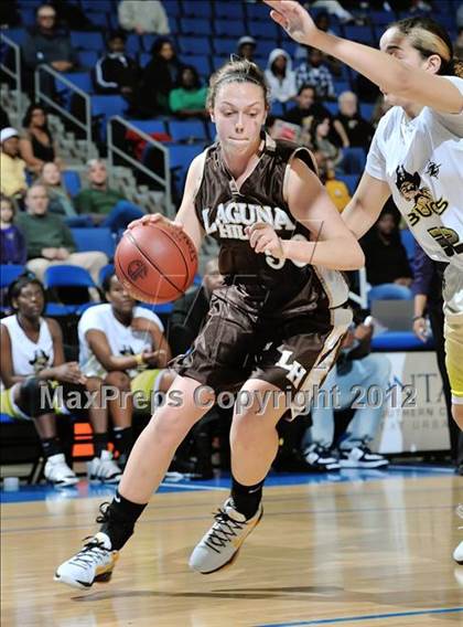 Thumbnail 3 in Mission Bay vs. Laguna Hills (CIF D3 SoCal Regional Final) photogallery.