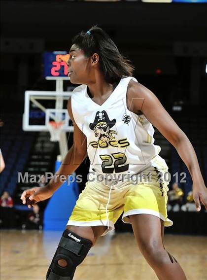 Thumbnail 1 in Mission Bay vs. Laguna Hills (CIF D3 SoCal Regional Final) photogallery.