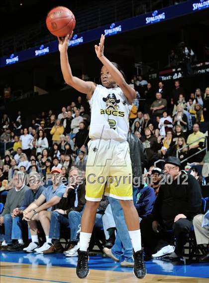 Thumbnail 1 in Mission Bay vs. Laguna Hills (CIF D3 SoCal Regional Final) photogallery.