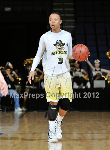 Thumbnail 1 in Mission Bay vs. Laguna Hills (CIF D3 SoCal Regional Final) photogallery.