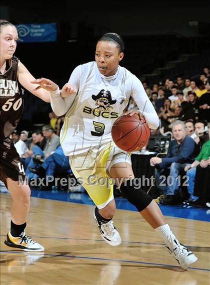 Thumbnail 1 in Mission Bay vs. Laguna Hills (CIF D3 SoCal Regional Final) photogallery.