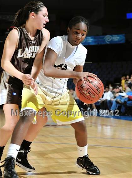 Thumbnail 3 in Mission Bay vs. Laguna Hills (CIF D3 SoCal Regional Final) photogallery.