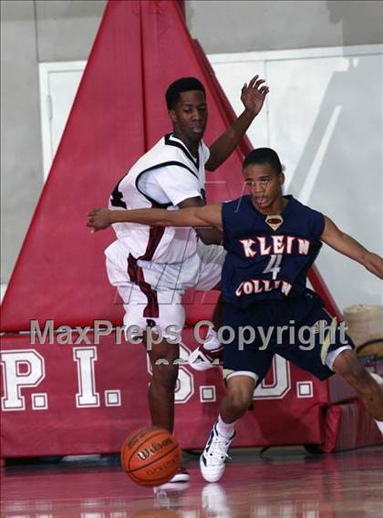 Thumbnail 3 in Klein Collins vs. Pearland (McDonald's Texas Invitational)  photogallery.