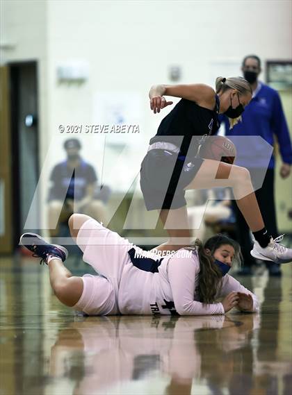 Thumbnail 1 in Grandview @ Cherokee Trail photogallery.