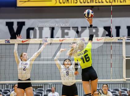 Thumbnail 2 in D'Hanis vs. Blum (UIL 1A Final) photogallery.