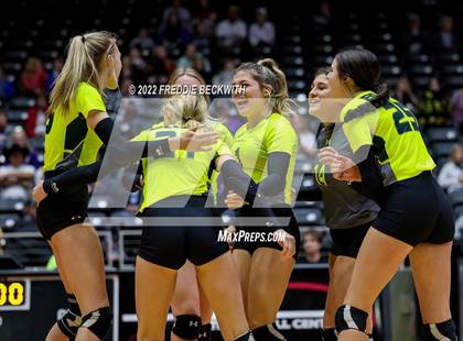 Thumbnail 2 in D'Hanis vs. Blum (UIL 1A Final) photogallery.