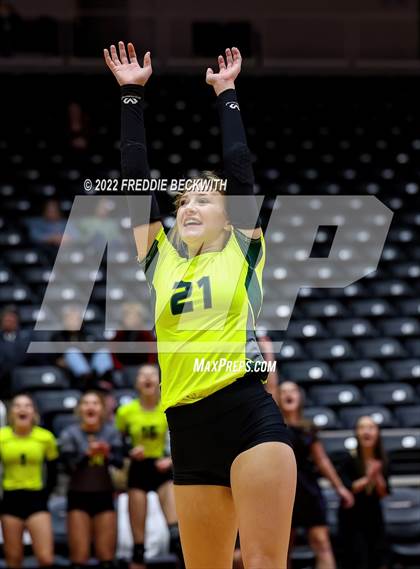 Thumbnail 2 in D'Hanis vs. Blum (UIL 1A Final) photogallery.