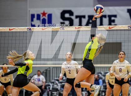 Thumbnail 2 in D'Hanis vs. Blum (UIL 1A Final) photogallery.