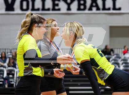 Thumbnail 1 in D'Hanis vs. Blum (UIL 1A Final) photogallery.