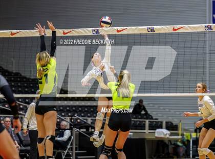 Thumbnail 1 in D'Hanis vs. Blum (UIL 1A Final) photogallery.