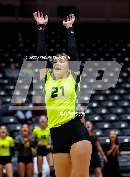 Thumbnail 3 in D'Hanis vs. Blum (UIL 1A Final) photogallery.