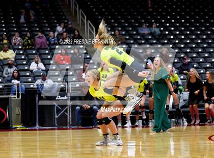 Thumbnail 2 in D'Hanis vs. Blum (UIL 1A Final) photogallery.