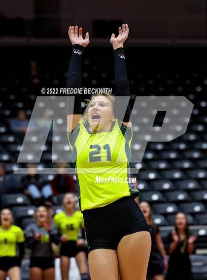 Thumbnail 1 in D'Hanis vs. Blum (UIL 1A Final) photogallery.