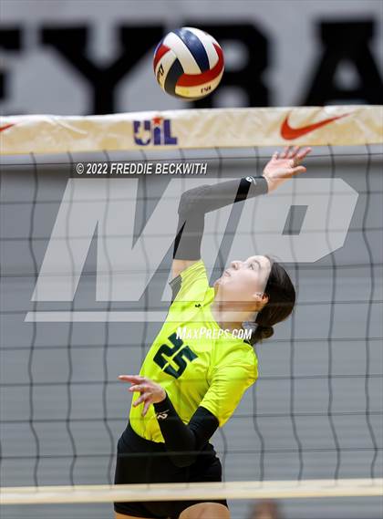 Thumbnail 2 in D'Hanis vs. Blum (UIL 1A Final) photogallery.