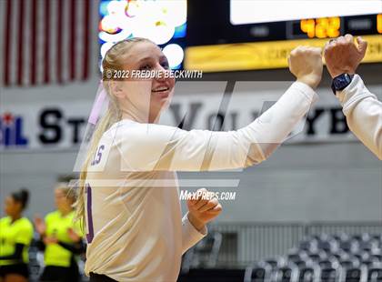Thumbnail 3 in D'Hanis vs. Blum (UIL 1A Final) photogallery.