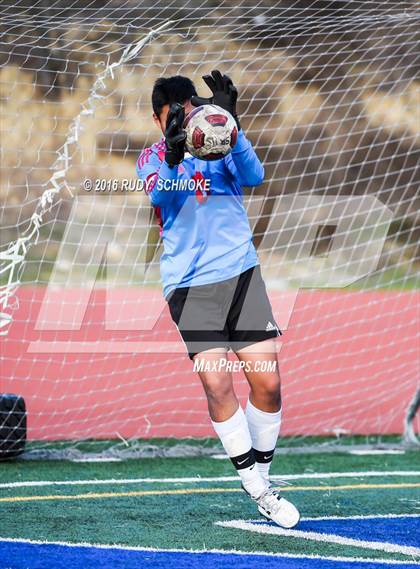 Thumbnail 3 in Scripps Ranch vs. Poway photogallery.