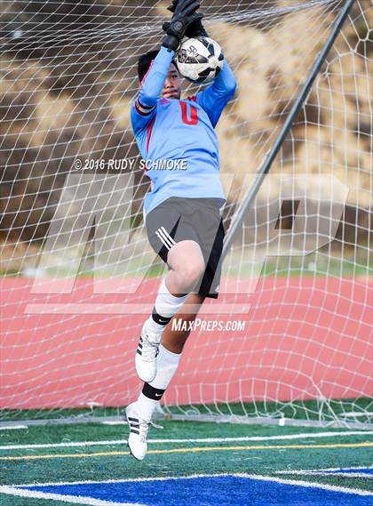 Thumbnail 3 in Scripps Ranch vs. Poway photogallery.