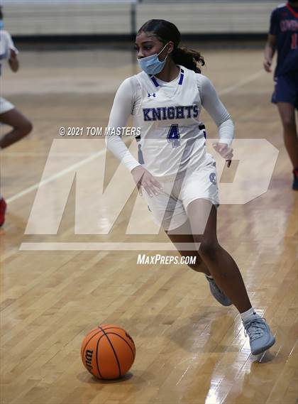 Thumbnail 2 in Charlotte Christian vs. Covenant Day photogallery.