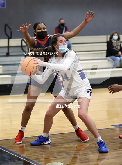 Thumbnail 2 in Charlotte Christian vs. Covenant Day photogallery.