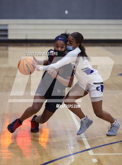 Thumbnail 2 in Charlotte Christian vs. Covenant Day photogallery.