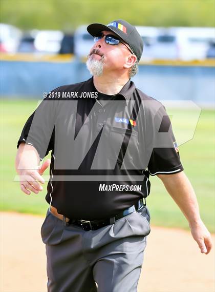 Thumbnail 3 in Valor Christian vs. Eaglecrest (Coach Bob Invitational)  photogallery.