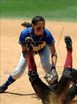 Thumbnail 3 in Bishop Amat vs. Ocean View (CIF SS D4 Final) photogallery.