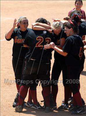 Thumbnail 2 in Bishop Amat vs. Ocean View (CIF SS D4 Final) photogallery.