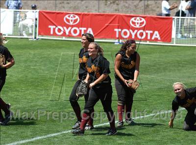 Thumbnail 2 in Bishop Amat vs. Ocean View (CIF SS D4 Final) photogallery.