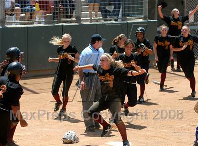 Thumbnail 3 in Bishop Amat vs. Ocean View (CIF SS D4 Final) photogallery.