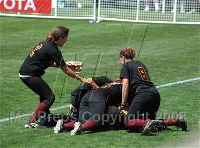 Thumbnail 3 in Bishop Amat vs. Ocean View (CIF SS D4 Final) photogallery.