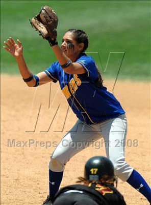 Thumbnail 3 in Bishop Amat vs. Ocean View (CIF SS D4 Final) photogallery.