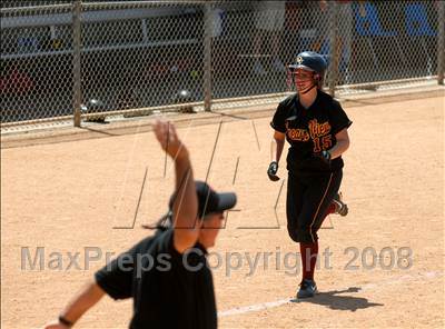 Thumbnail 3 in Bishop Amat vs. Ocean View (CIF SS D4 Final) photogallery.