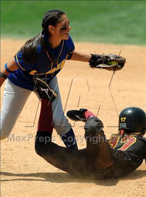 Thumbnail 2 in Bishop Amat vs. Ocean View (CIF SS D4 Final) photogallery.