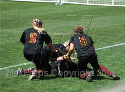 Thumbnail 2 in Bishop Amat vs. Ocean View (CIF SS D4 Final) photogallery.