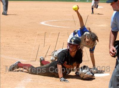 Thumbnail 2 in Bishop Amat vs. Ocean View (CIF SS D4 Final) photogallery.