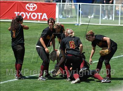 Thumbnail 3 in Bishop Amat vs. Ocean View (CIF SS D4 Final) photogallery.