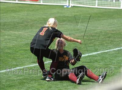 Thumbnail 3 in Bishop Amat vs. Ocean View (CIF SS D4 Final) photogallery.