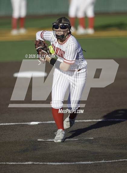 Thumbnail 2 in Van vs Gilmer photogallery.